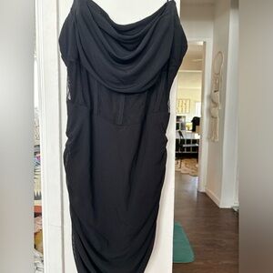 Little black dress with unique mesh in middle SUPER FLATTERING Size M